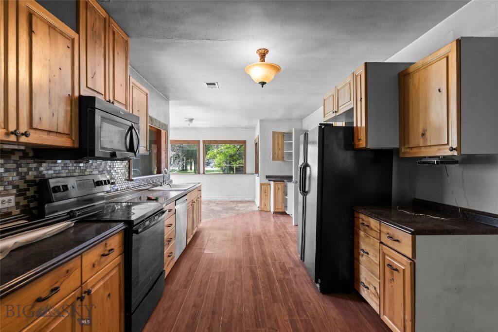9th St Island Drive, Livingston MT 59047