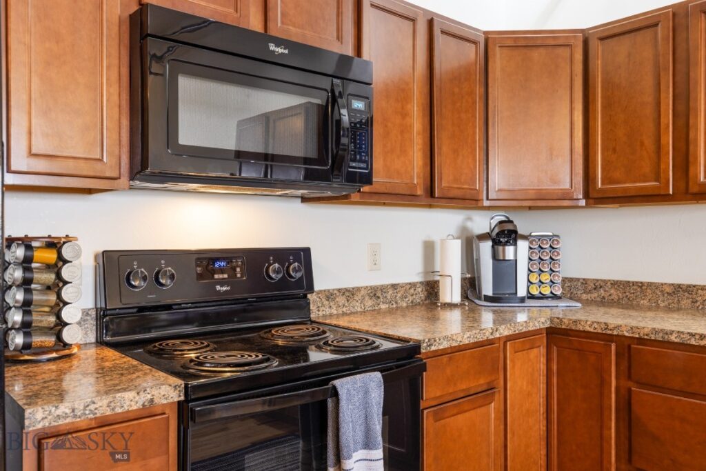 67 Village Drive, Belgrade MT 59714