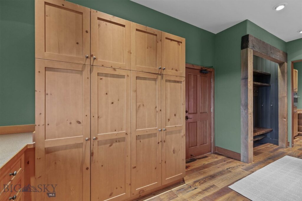 390 Hayrake Lane, Bozeman MT 59715