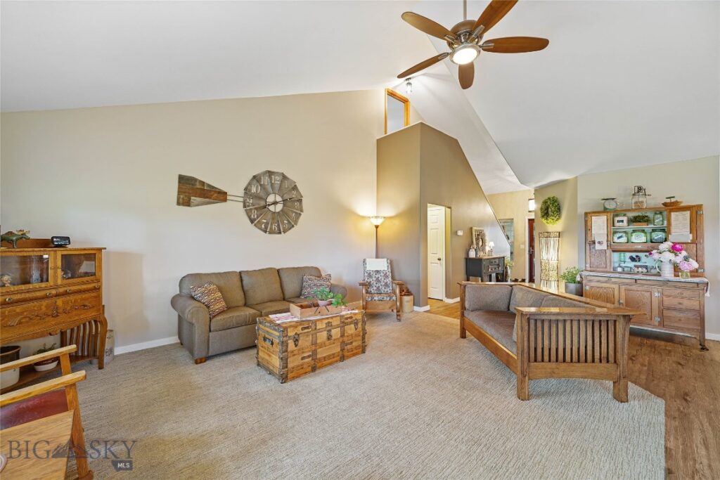 325 Mactavish Lane, Belgrade MT 59714