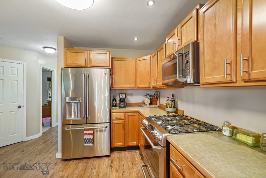 325 Mactavish Lane, Belgrade MT 59714