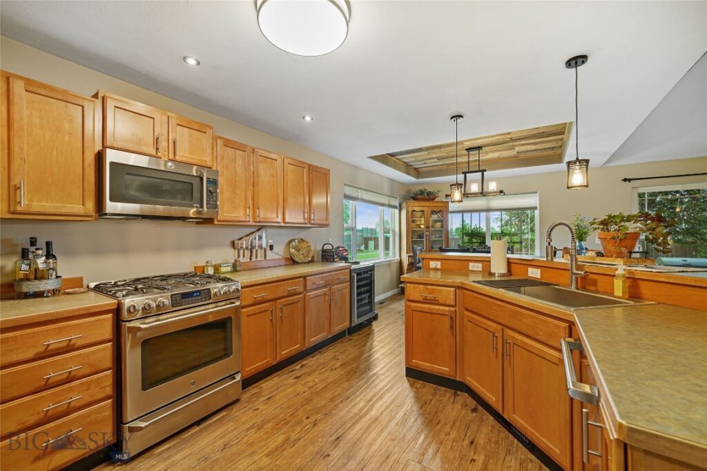 325 Mactavish Lane, Belgrade MT 59714