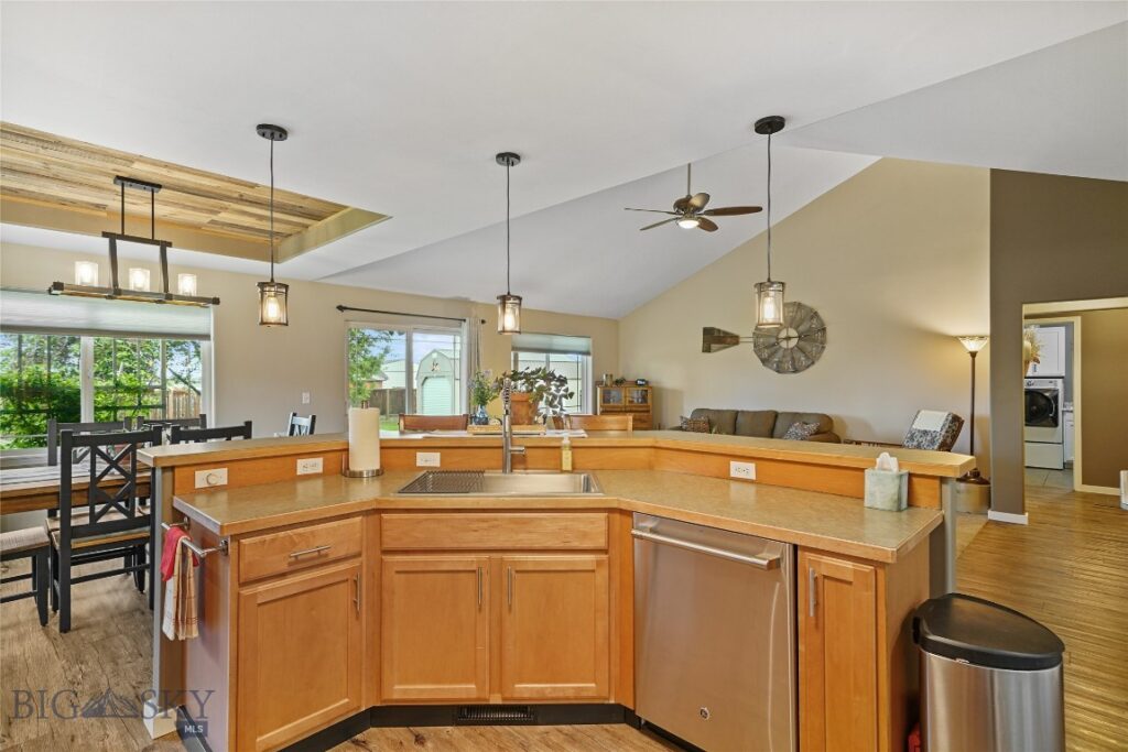 325 Mactavish Lane, Belgrade MT 59714