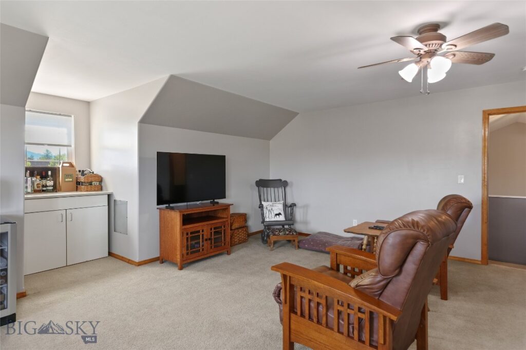 325 Mactavish Lane, Belgrade MT 59714