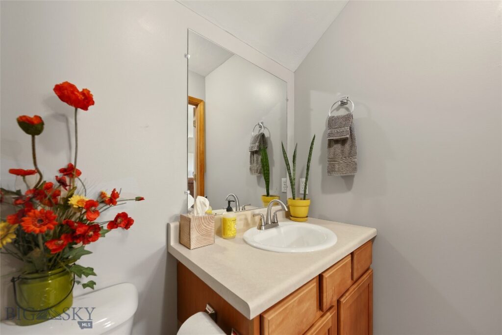 325 Mactavish Lane, Belgrade MT 59714