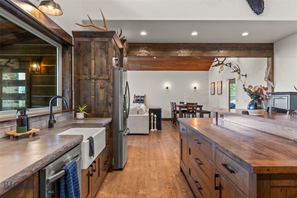 54 Antelope Butte Road, Livingston MT 59047