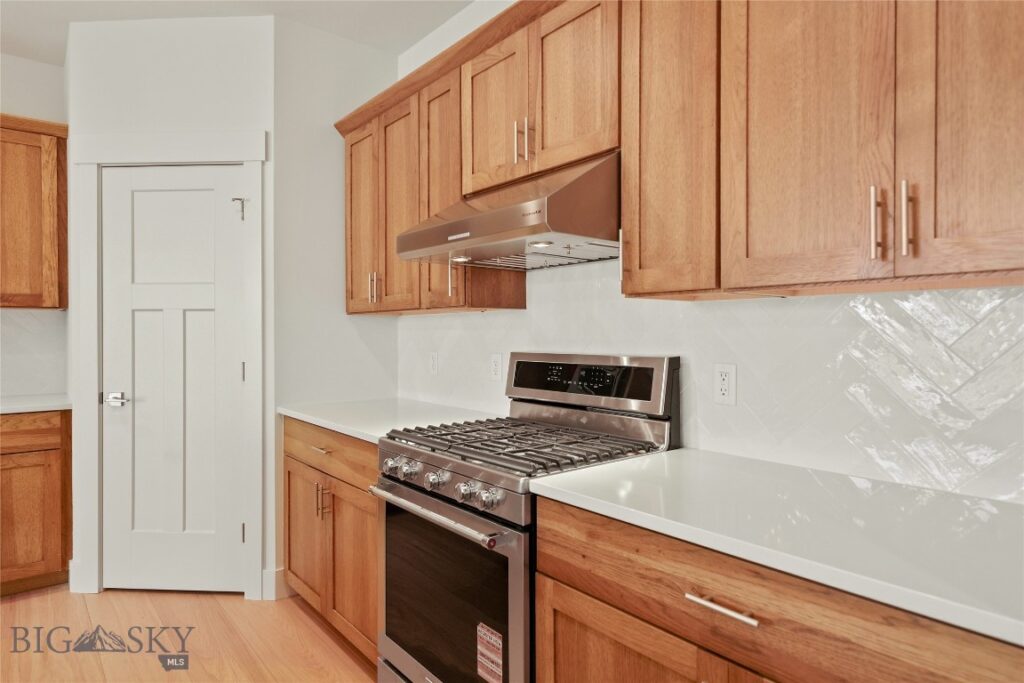 1501 Beeker Lane, Belgrade MT 59714