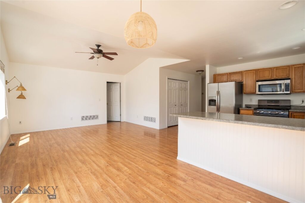 562 N River Rock Drive, Belgrade MT 59714