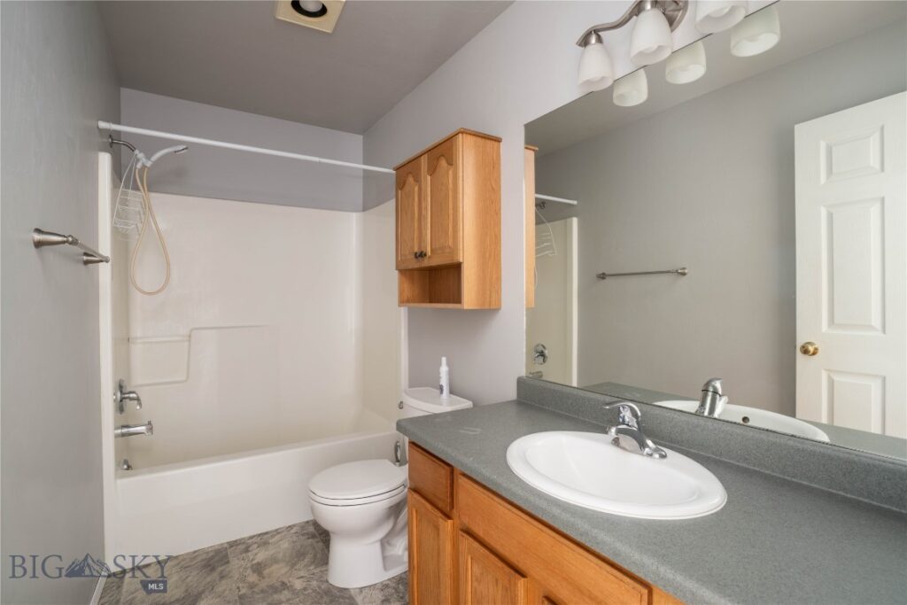 562 N River Rock Drive, Belgrade MT 59714