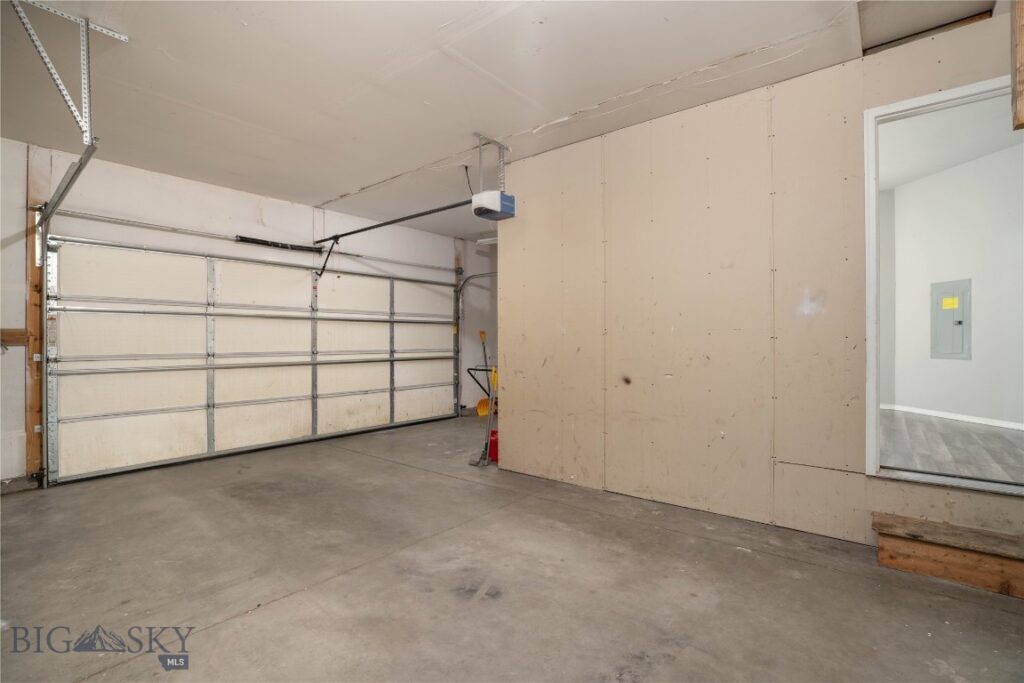 562 N River Rock Drive, Belgrade MT 59714