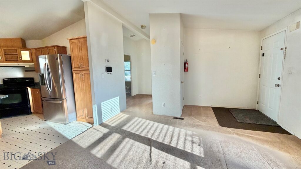 811 Golden West Drive, Belgrade MT 59714