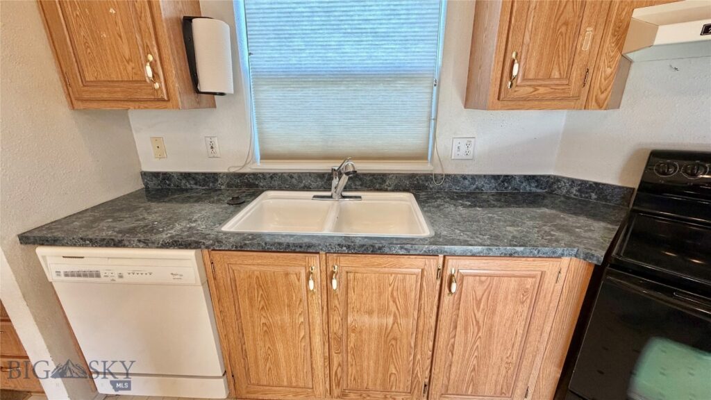 811 Golden West Drive, Belgrade MT 59714