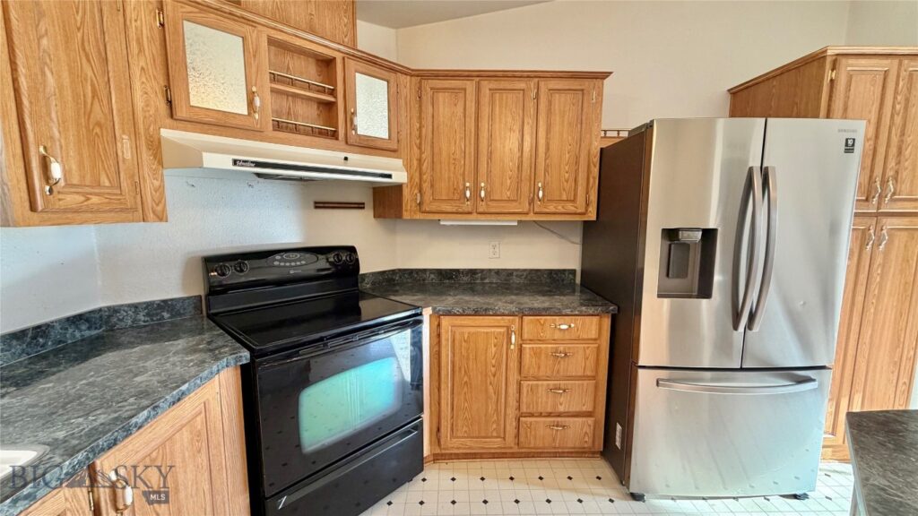 811 Golden West Drive, Belgrade MT 59714