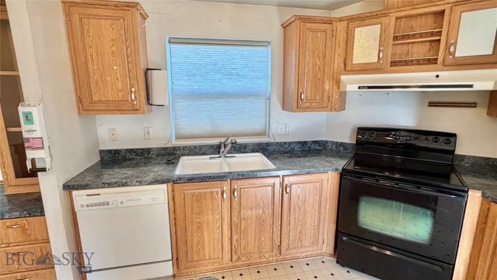 811 Golden West Drive, Belgrade MT 59714