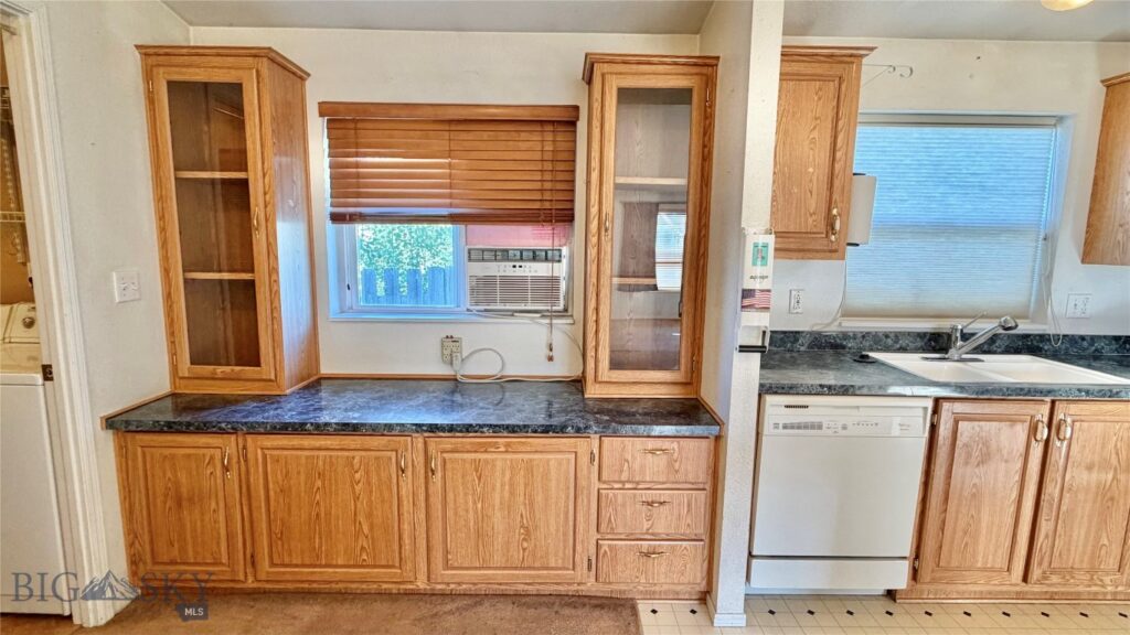 811 Golden West Drive, Belgrade MT 59714