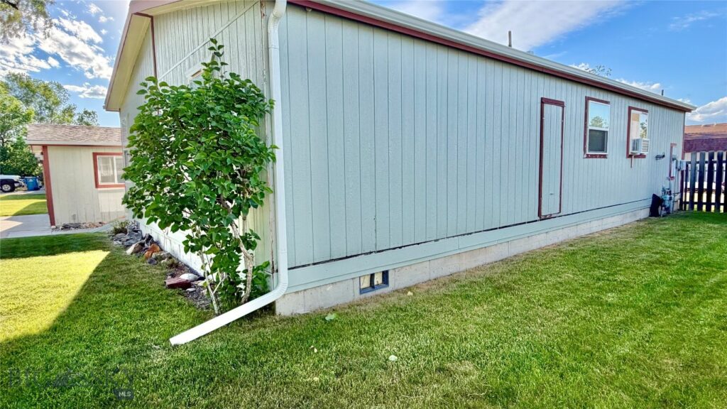 811 Golden West Drive, Belgrade MT 59714