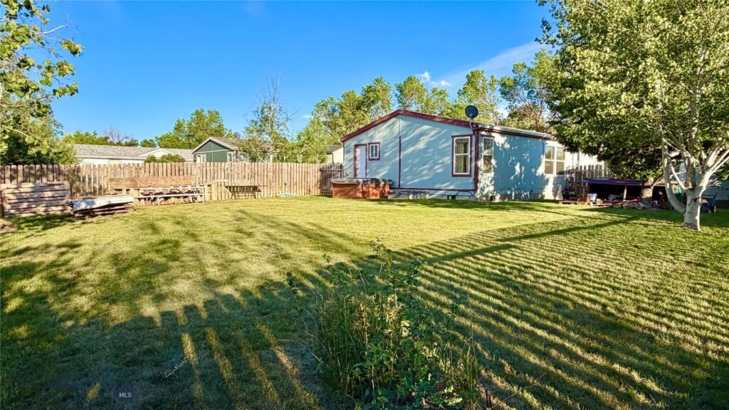 811 Golden West Drive, Belgrade MT 59714
