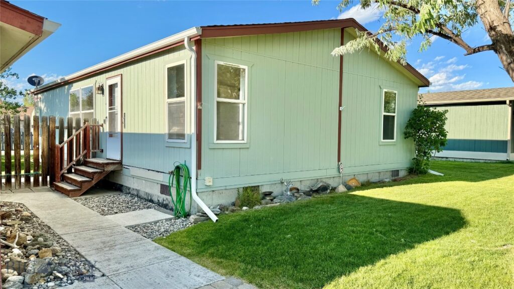 811 Golden West Drive, Belgrade MT 59714