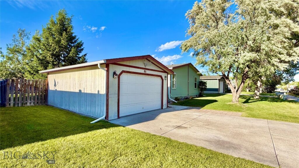 811 Golden West Drive, Belgrade MT 59714
