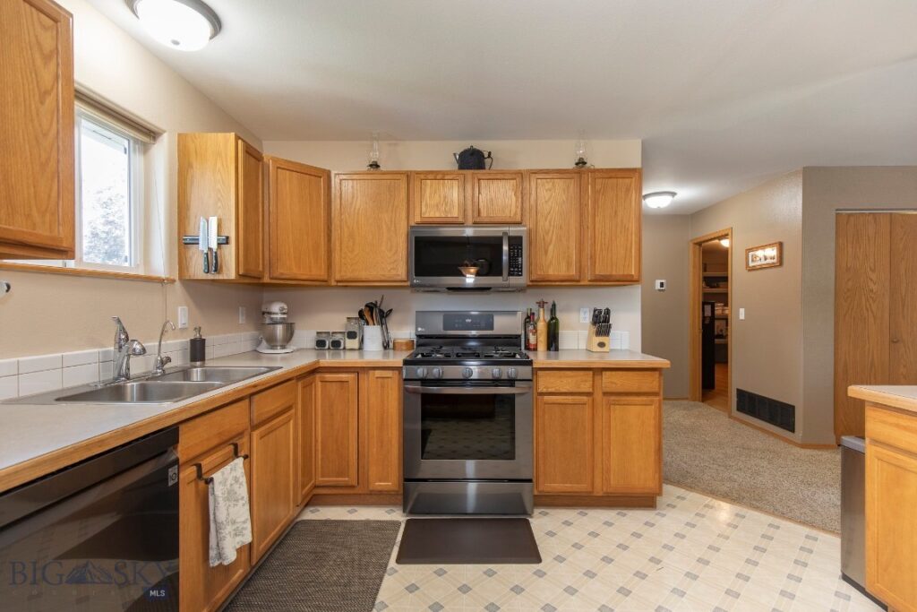 1107 W Central Avenue, Belgrade MT 59714