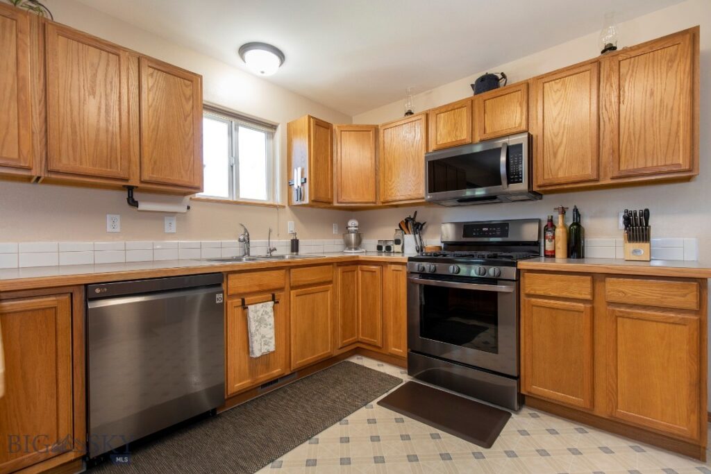 1107 W Central Avenue, Belgrade MT 59714