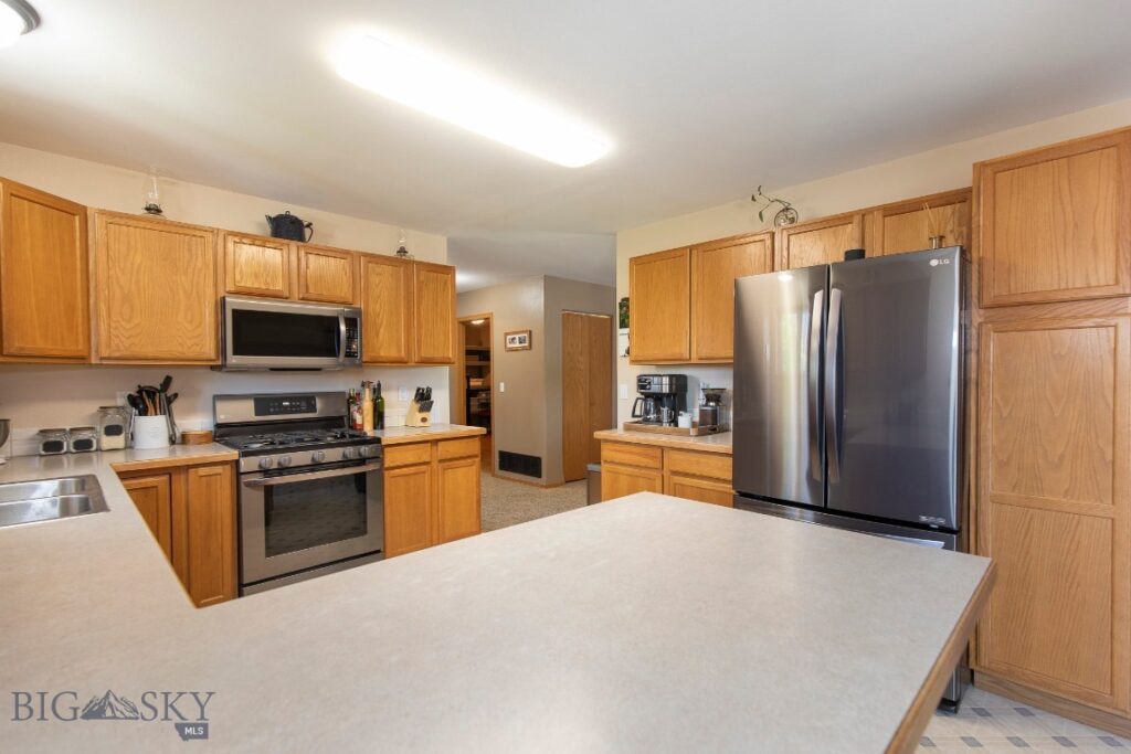 1107 W Central Avenue, Belgrade MT 59714