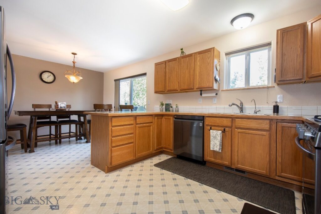 1107 W Central Avenue, Belgrade MT 59714