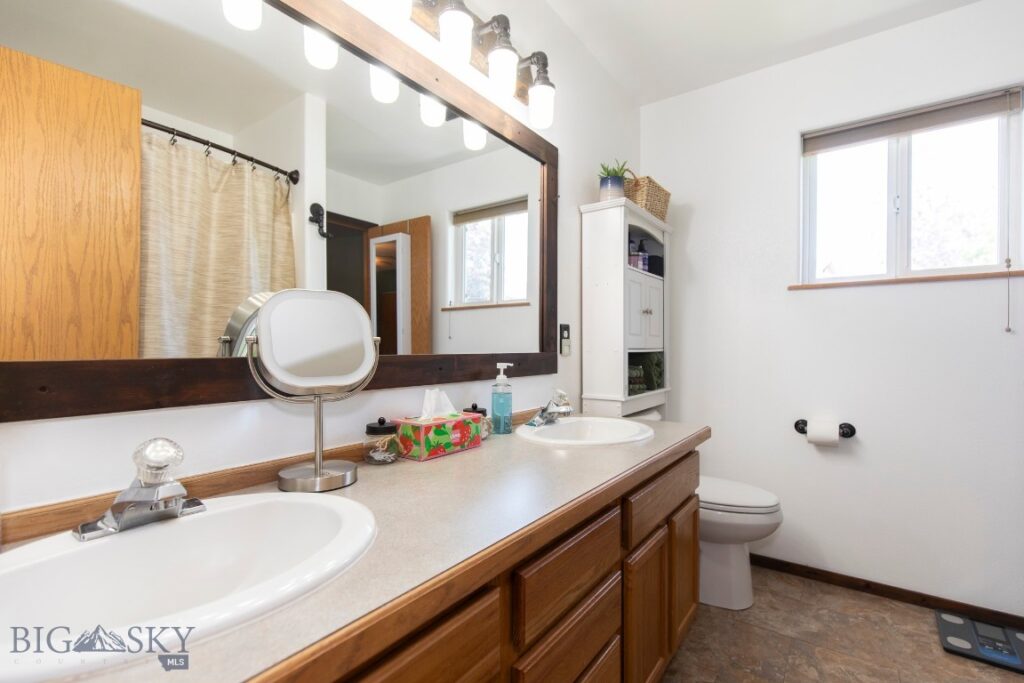 1107 W Central Avenue, Belgrade MT 59714