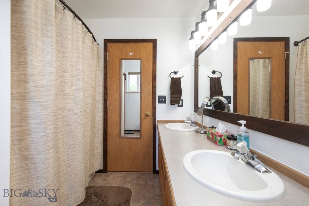 1107 W Central Avenue, Belgrade MT 59714