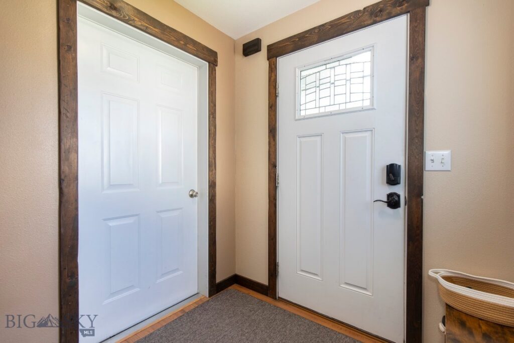 1107 W Central Avenue, Belgrade MT 59714