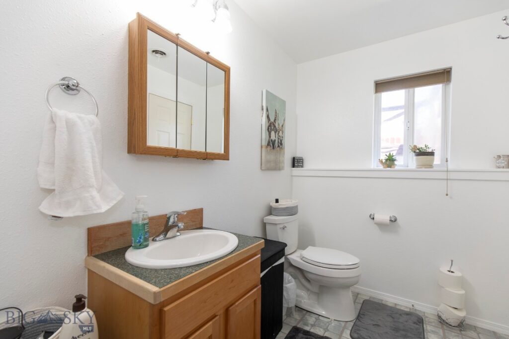 1107 W Central Avenue, Belgrade MT 59714