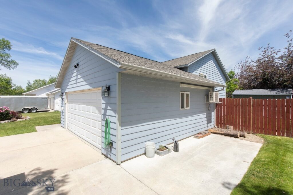1107 W Central Avenue, Belgrade MT 59714