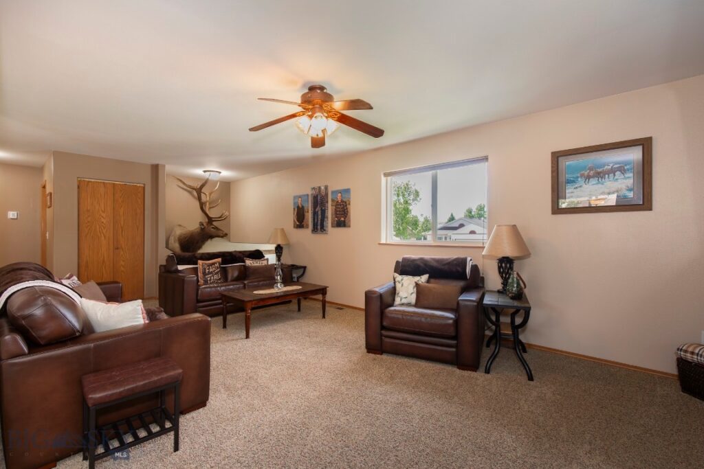 1107 W Central Avenue, Belgrade MT 59714