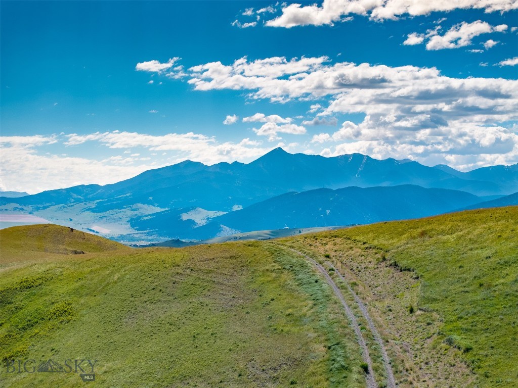 157 Little Springs Creek Road, Livingston MT 59047