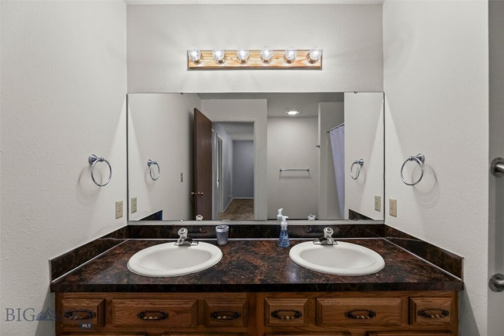 1322 W Crawford Street, Livingston MT 59047
