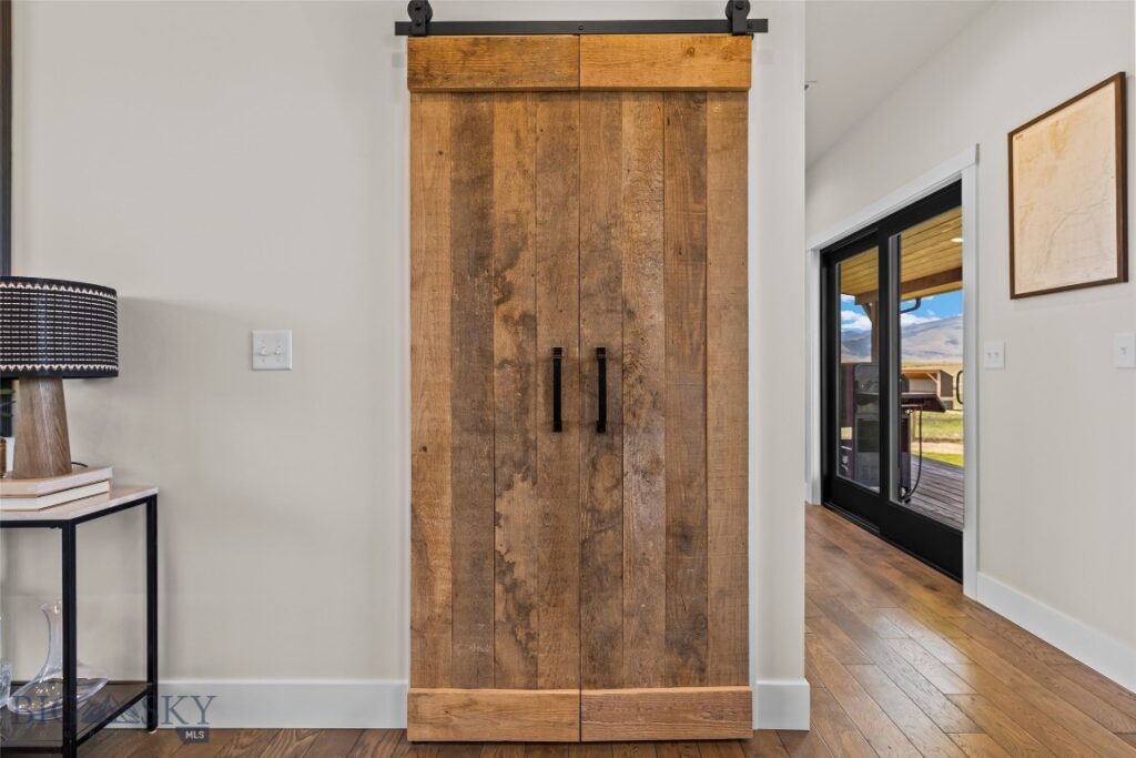 17 Packstring Trail, Livingston MT 59047