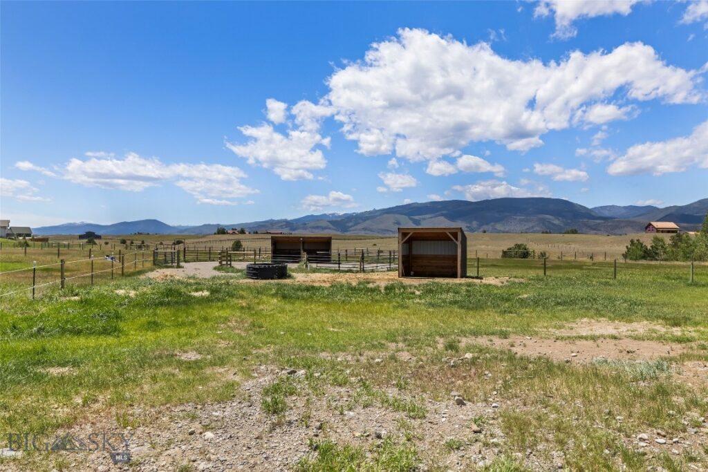 17 Packstring Trail, Livingston MT 59047
