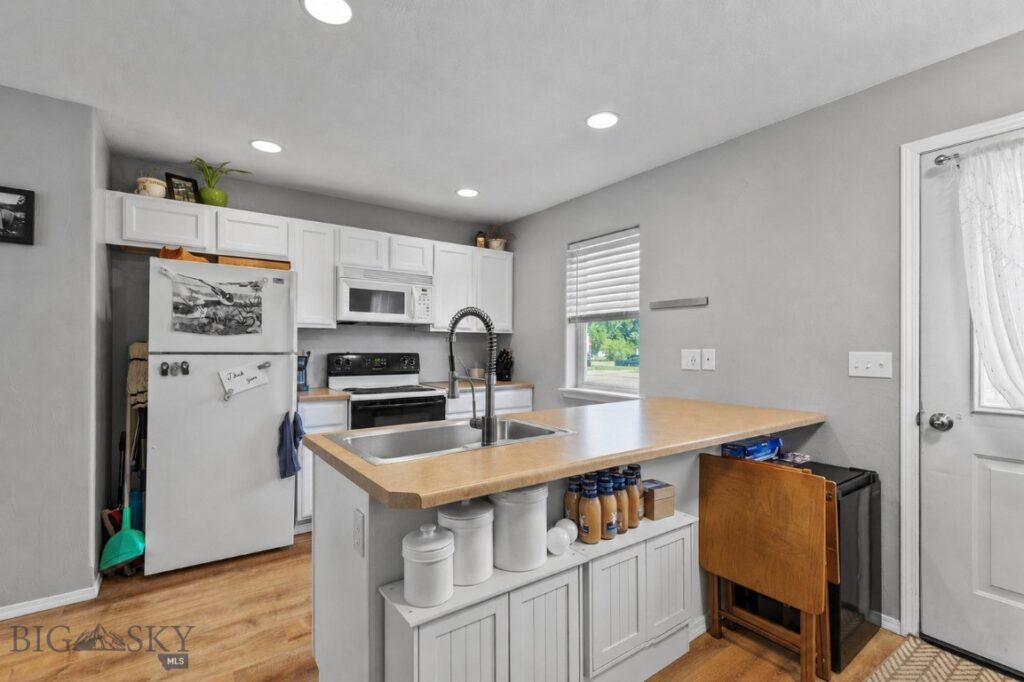 904 Jeanette Place, Belgrade MT 59714