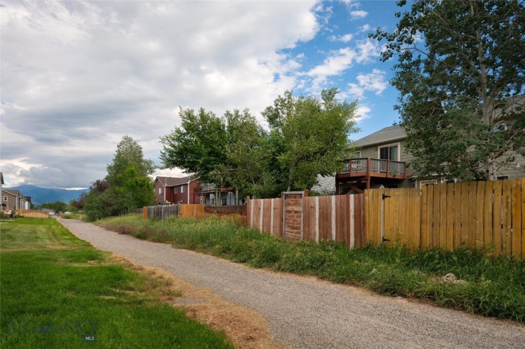 1113 W Park Avenue, Belgrade MT 59714