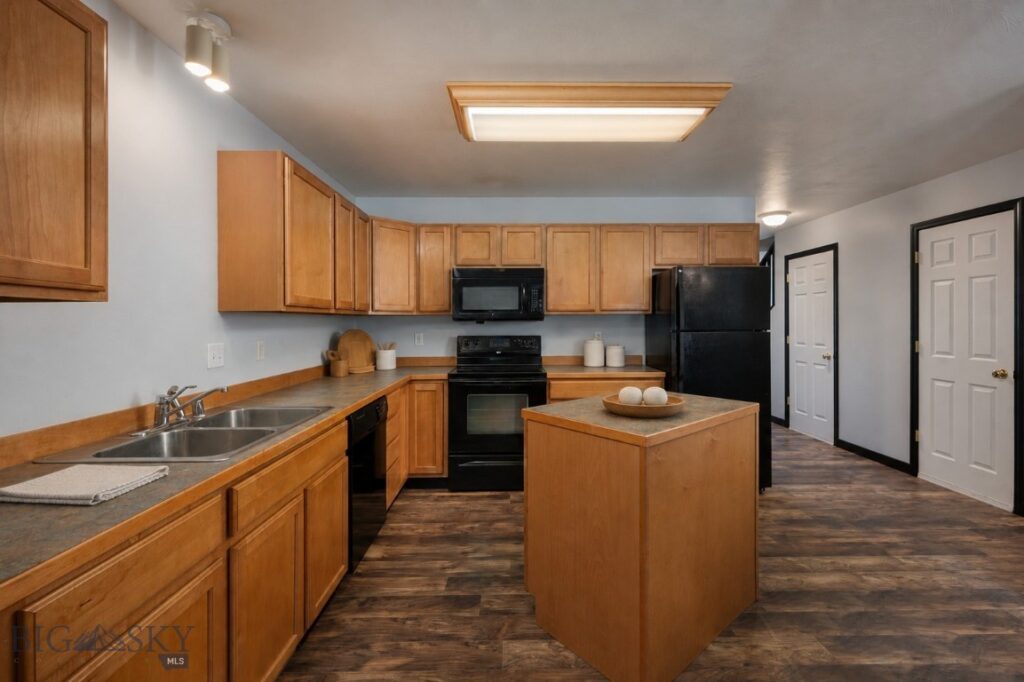 1113 W Park Avenue, Belgrade MT 59714