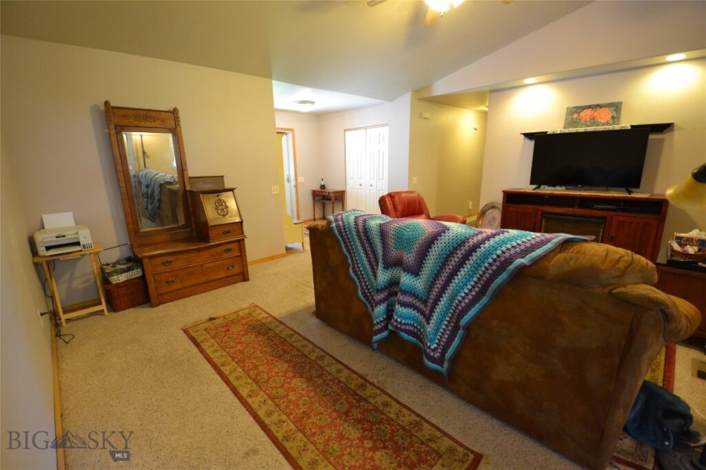 903 Kermit Court, Belgrade MT 59714