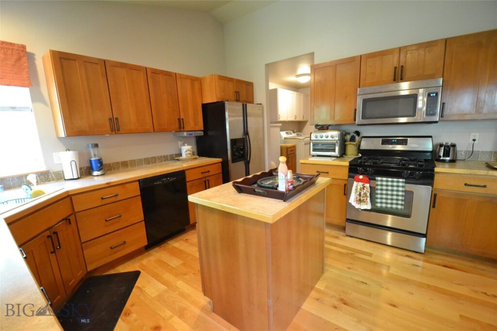 903 Kermit Court, Belgrade MT 59714