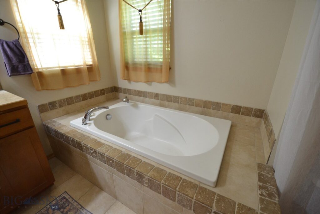 903 Kermit Court, Belgrade MT 59714